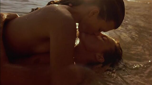 Milla Jovovich Nude - Return to the Blue Lagoon (1991)