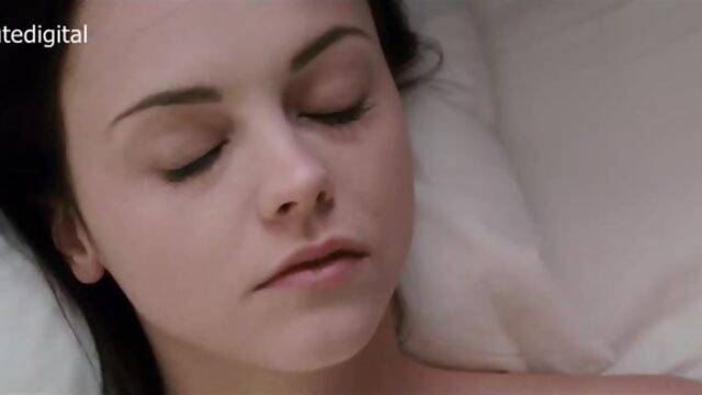 Christina Ricci Nude - After.Life (US 2010) 1080p Watch Online / Кристина Риччи - Жизнь за гранью