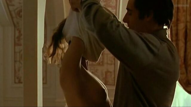 Virginie Ledoyen Nude - En Plein Couer (FR 1998) Watch Online