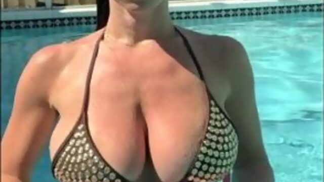 Kateelife pool сиськи wet boobs bikini онлифансы