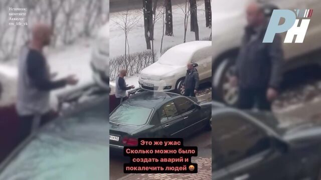 В Рязани пьяная пара сначала справляла нужду в жилом дворе, а потом таранила грузовик