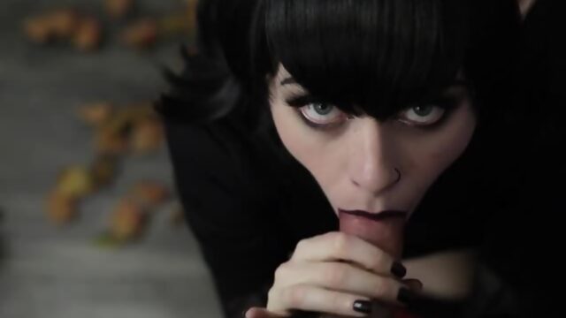 Hotel Transylvania - Mavis 1st Blowjob C.cosplay (1080p)